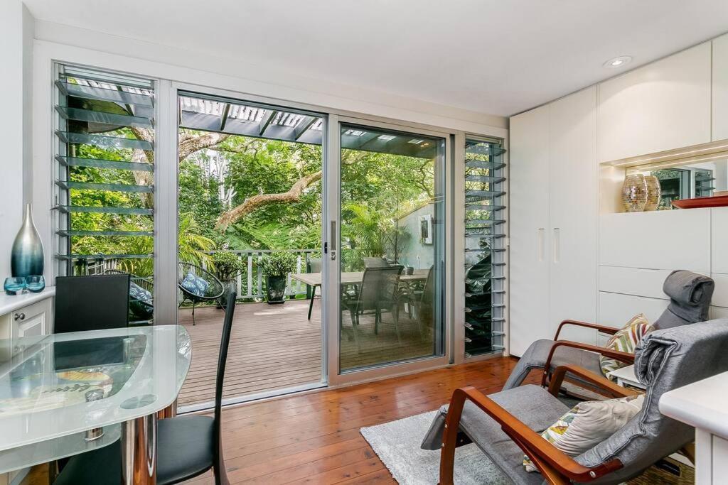 Holds - Beautiful Unit In Neutral Bay - Holdsworth St *